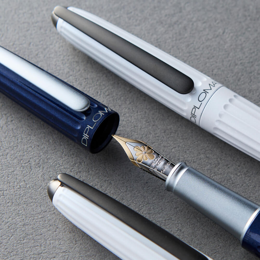 公式 ディプロマット アエロ パールホワイト ミッドナイトブルー