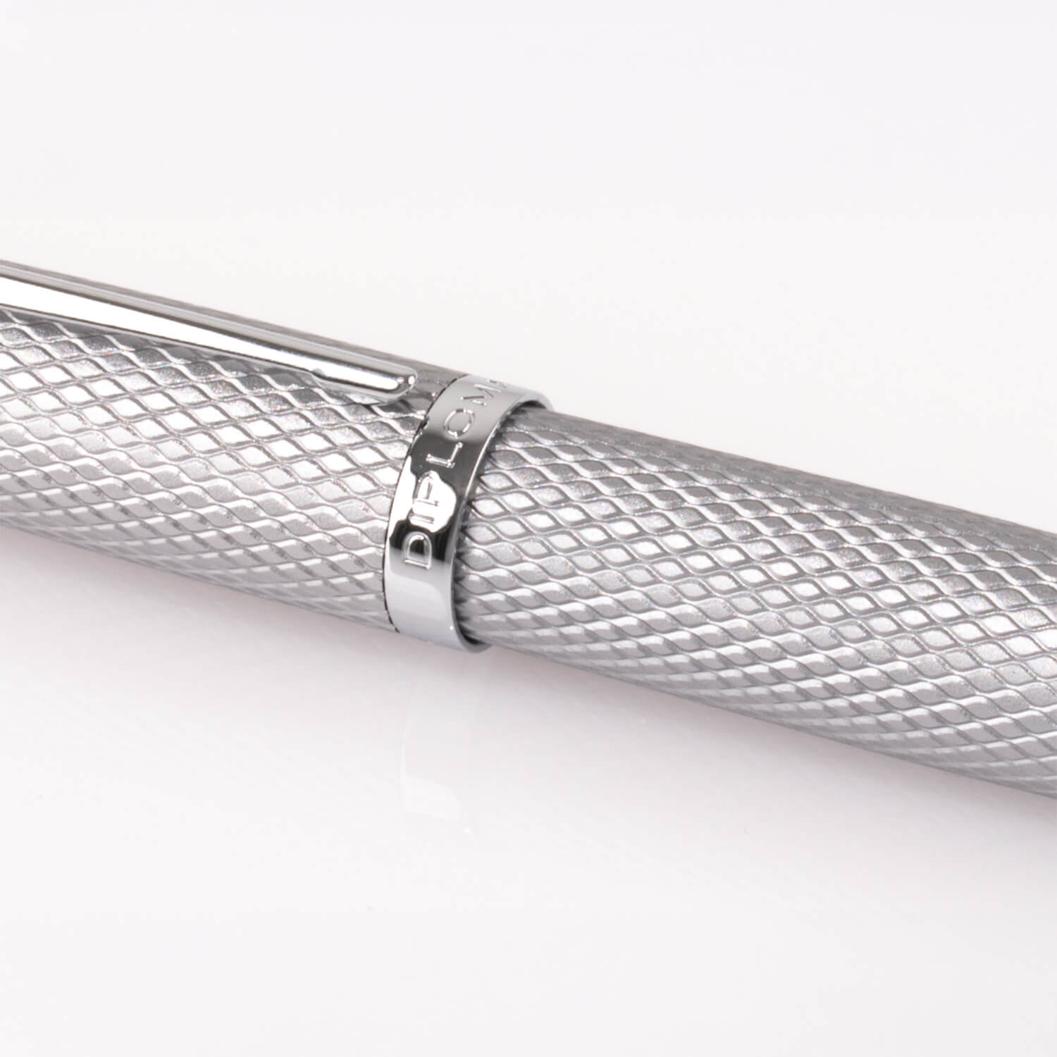 公式 ディプロマット バイパー ボールペン シルバー登場 – PellePenna