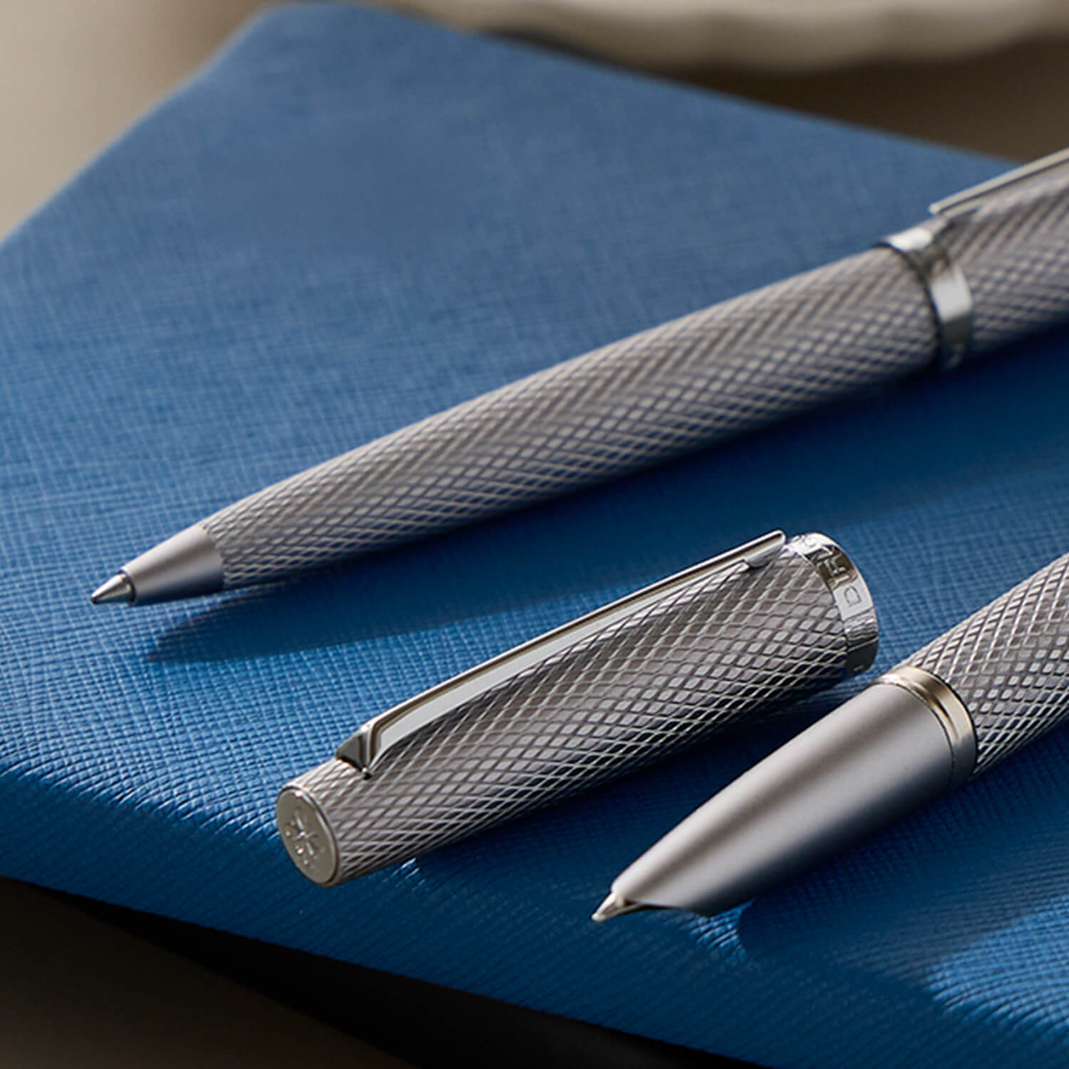 公式 ディプロマット バイパー ボールペン シルバー登場 – PellePenna