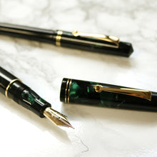 Load image into Gallery viewer, [Limited Quantity] Official [Japan Exclusive Agent] Leonardo Officina Italiana Moment Zero Marble Green Fountain Pen
