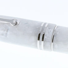 Load image into Gallery viewer, Official [Japan Exclusive Agent] Leonardo Officina Italiana Flore Salt White Fountain Pen
